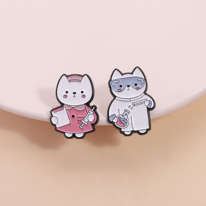 Medical Lab Supplies - Broche esmaltado de gato médico de